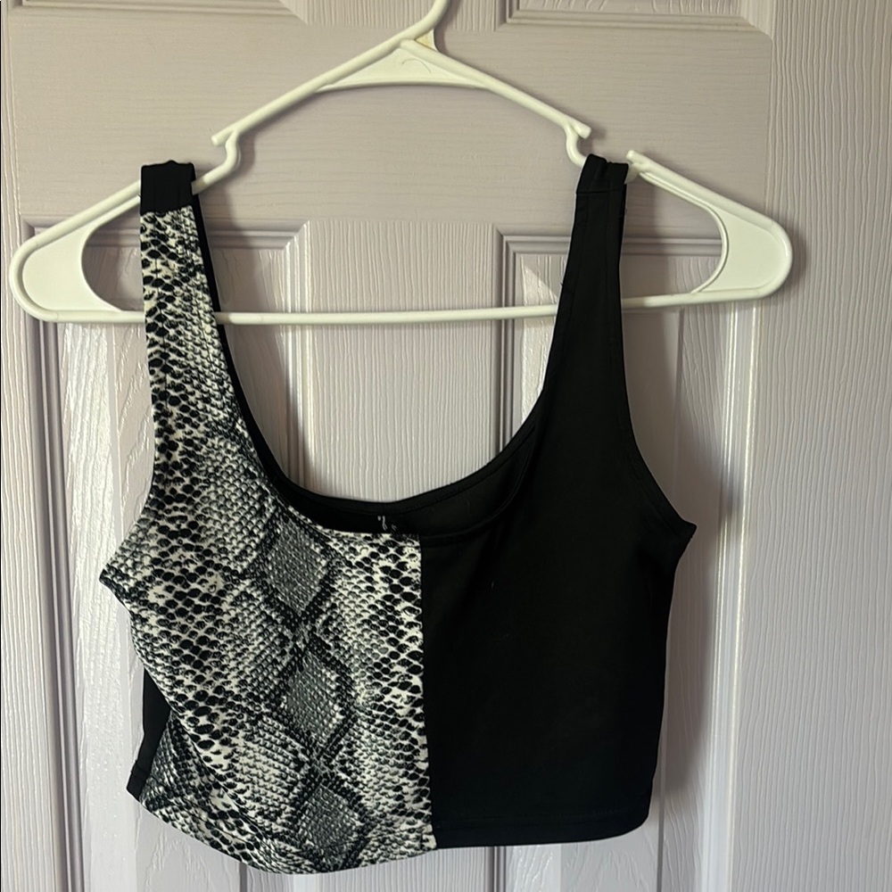 Zaful Black Asymmetrical Sleeveless Crop Tank